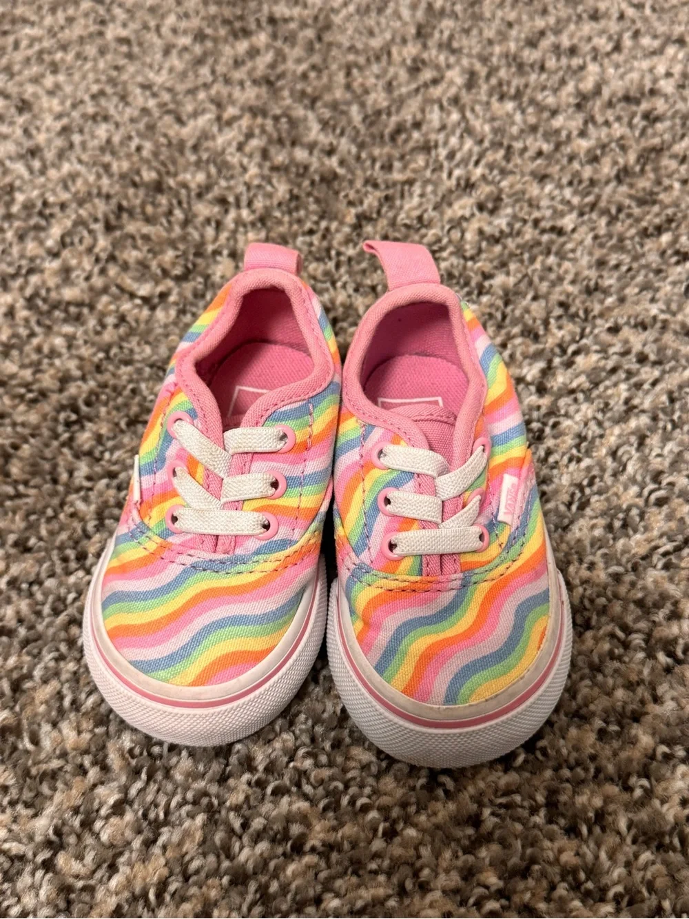 Vans Toddler girl 4.5 Rainbow Wave Canvas Sneakers - Pink Trim